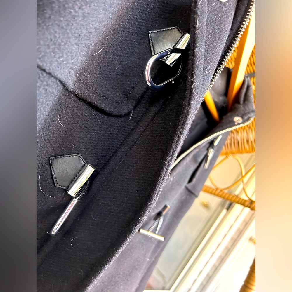 Small Black Winter Wool Blend Jacket with Sleek Interior